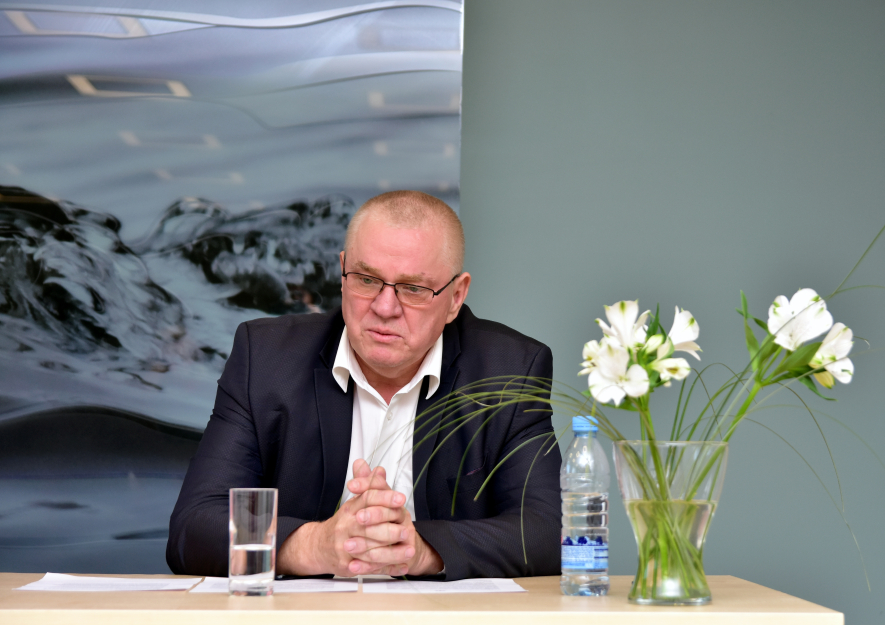 Trapiņš vēlreiz vadīs Ikšķili. Domes sēde ar emocionālām debatēm