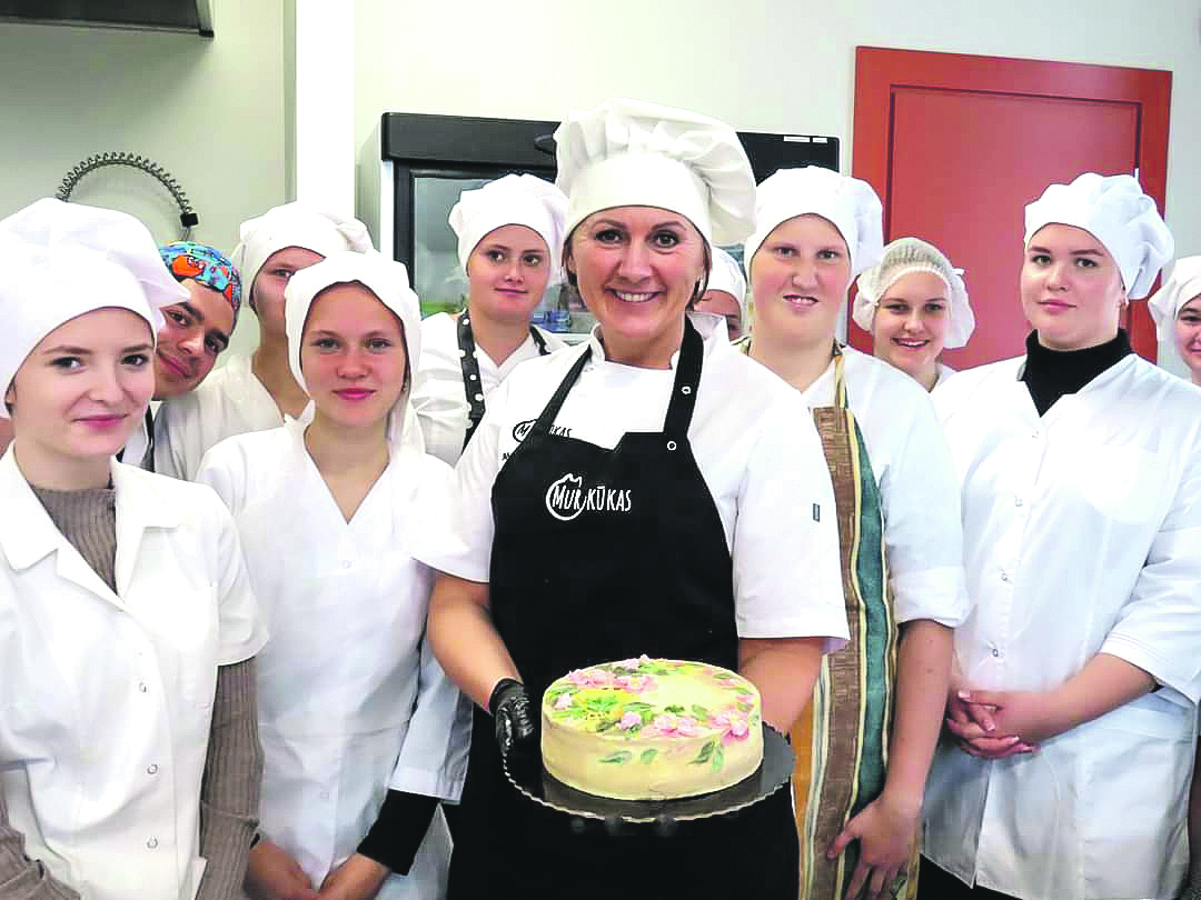 «Mur kūku» tortes ar meistara rokrakstu